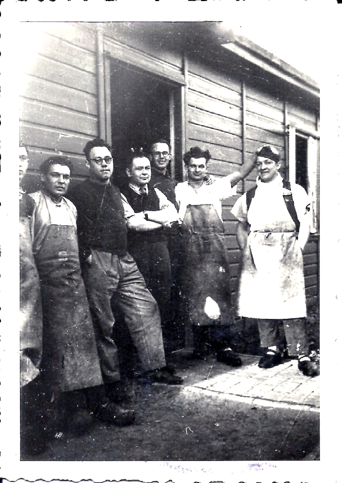 1942