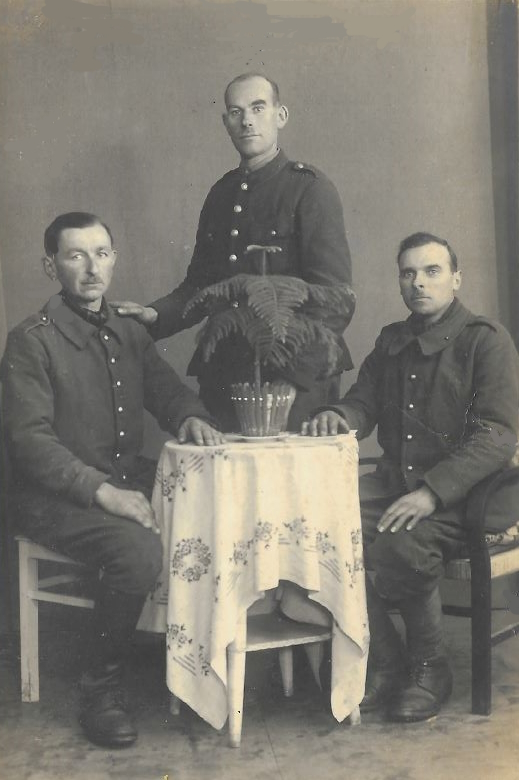 Trois soldats